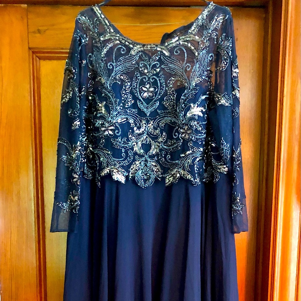 Womens formal Mother of the Bride/Groom navy blue gown